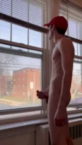 Nothing gets me harder than flashing my cock and hole to passing traffic...