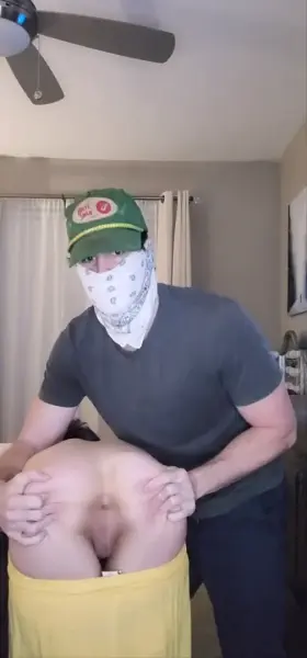 I like how he treats me 😍