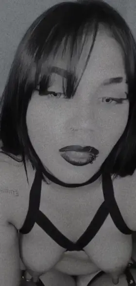 [Selling] I'm available baby's Verify💯SEXT🔥CAM🔥VIDS🔥NUDES🔥DOMME🔥FETISH🔥GFE Snapchat Osd.24, Kik: Osd.21, Telegran Oshy21, Skype: live:.cid.58407a4e6f4cb8fc