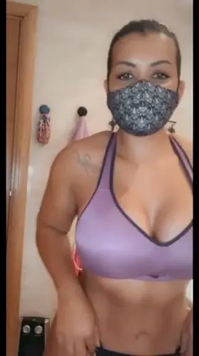 I’ve waited to turn 40 to show my body on internet 🤷🏽‍♀️ I hope it was worth the wait 🙇🏽‍♀️ OC