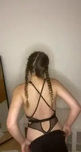 I’m a little chilly, wanna come warm me up😇