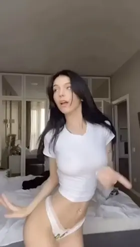 Sexy Ukrainian babe 😍🇺🇦