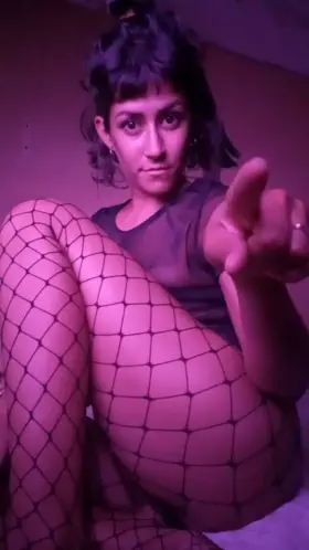 I'm with a strong desire to humiliate some with a baby dick 😈