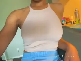 Can i make you thirsty this morning? 😋