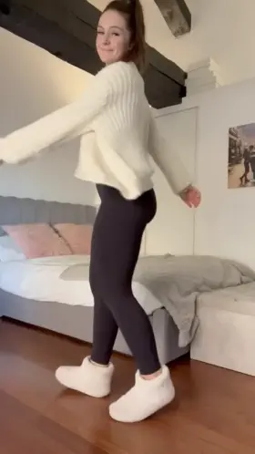 It’s cold here! I need a cuddle buddy ❤️