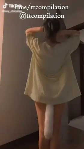 😑Where does the tail attach?