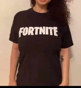 Wanna slide in between them 👅😈