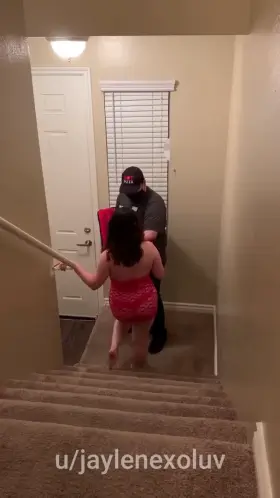 Hubby dared me to tease the pizza hut delivery driver. So what do you guys think happens next? [Sound on, click redgifs link]