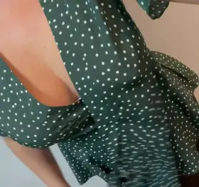 [Reveal] Anyone here wanna help a 37yo wifey undress after a hard day at work? 🔥😘