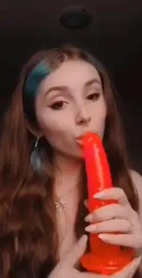 Hi guys I'm Ali ^^ Cute and naughty redhead 18 yo girl 💜 I'm waiting for you to cum and play with me and my pink dildo 💜 Solo💜 B/G💜TOYS💜 DICK RATATES💜I LOVE TO DO CUSTOMS 💜50% OFF 💜LINK IN COMENTS 👇