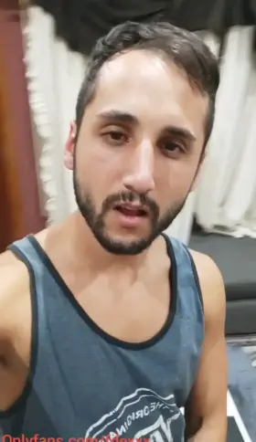 I masturbate behind the bricklayer 🤭 when he discovers me I offer him more money to take off his clothes and something else 🥵 more in profile🔞