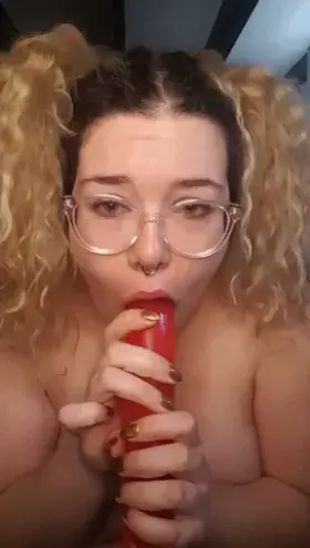 🎊Start the New Years off right!🎊 $4 ONLYFANS!! This BBW wants to make you cum! Soft babe, hard content. Fat ass! Thick thighs! Cute face! 💕Content includes: cream pies~bondage~gagging on toys and cock~hard fucking~masturbating while on class zoom calls~twerking💕 link in comments