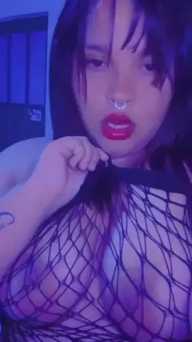 [SELLING] I offer you sexting, video call, Femdom, personalized content fetishes come let's play Hey guys im here to have fun, on my Snapchat: Snowflake.235 and my Kik: Snowflake.235 i'll give you my prices😘