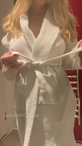 Wait for her 🍑 HER FULL ALBUM IN THE COMMENT