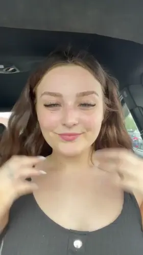 Public flashing in a packed parking lot is so much fun ;) 🤗