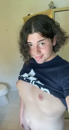 I love being an exhibitionist too much 😅