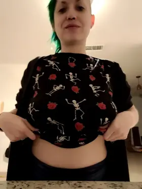 All done doing the dishes, daddy 😽