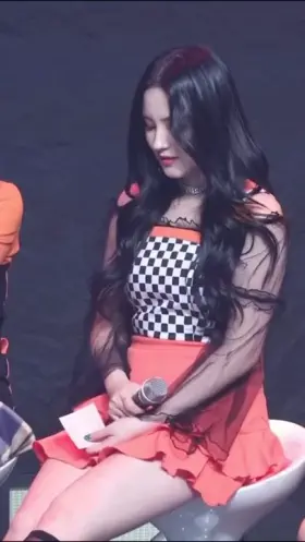 Not filipina. Pero sino paren nag jajakol kay nancy hanggang ngayon? Pm for source