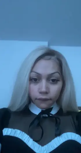 She can’t help but fuck my throat QQ