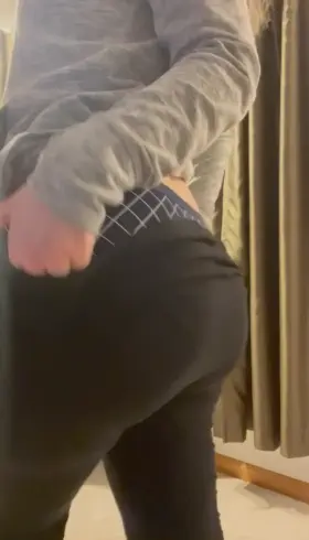 Bend me over and let’s make it rain 💦💦