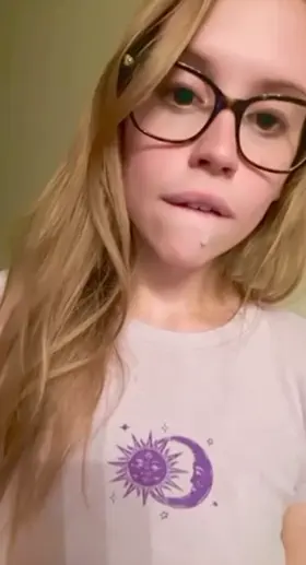 Would you feed me your load? 😋🤤