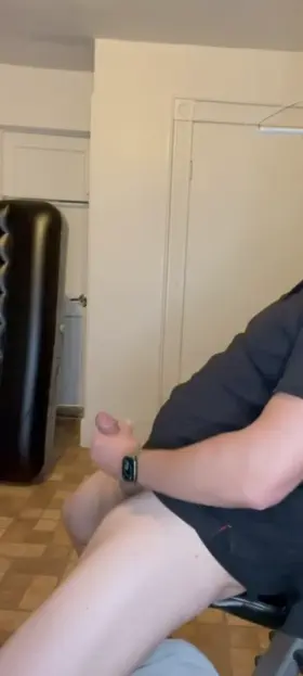 Big Dick Chubby Daddy Cumming for you