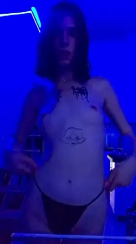 there must be someone who likes flat chested girls like me…