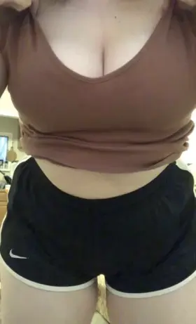 [oc] never thought my titties would get 1.8k upvotes.. thanks for all the love 🥰