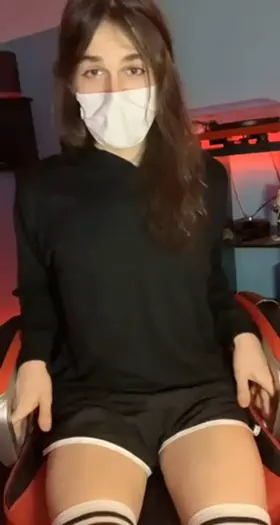 I see why everyone likes these shorts now, such easy access! :)