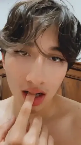 do you think i would look pretty with a dock in my mouth?