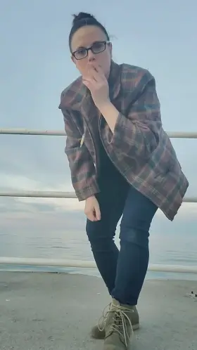 Getting a little ris·qué at the waterfront