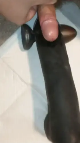 Is this the right way to use a dildo ??