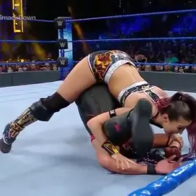 Tegan Nox' jiggly booty