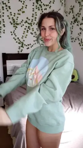 Daddy, can you help me do my bed? 🤭