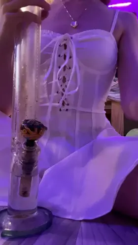 Wish we could hangout and play (f) 😈🥵😇