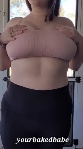 I want them to be real mommy milkers swollen with milk🥺