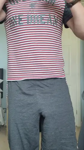 (56) Welsh Dad showing body, ass and cock! 😜