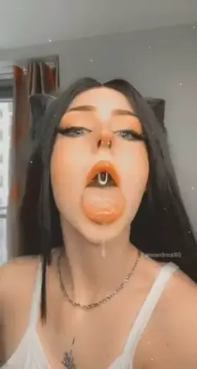 throat fuck me ?😇