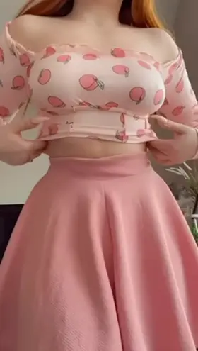 Ginger girls are juicy like peaches, wanna taste?