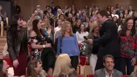 Lady in blue eyefucking Jimmy Fallon with that lipbite