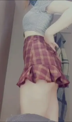 I'd love another girl to come over and study with me at daddy's house 😇