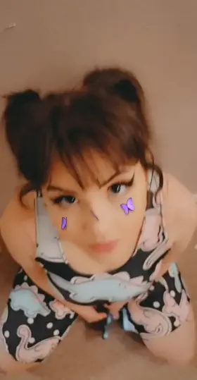 UHHH Daddddddyyy IM HUNGRY!! feeed my little face! 18 years old Abriebaby