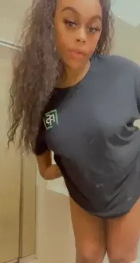 Playing with my pussy standing up feels so much naughtier 😈 if only daddy were here to do it for me