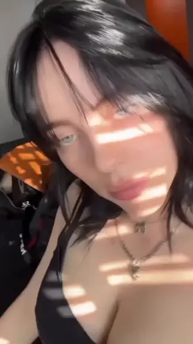 The way her big tits jiggle 🥵