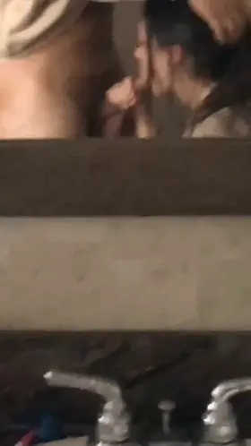 I love sucking cock in the bathroom [F19]