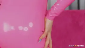 [Brazzers] Think Pink-Small Hands, Jewelz Blu-January 11, 2021