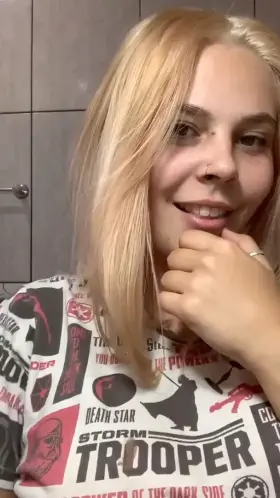 Wanna cum shower 😈