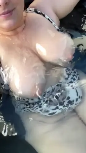 Letting them free in the hot tub [GIF]