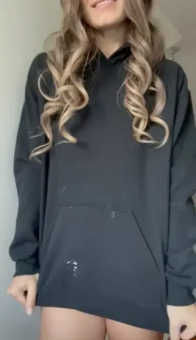 Just a tiny doctor wanting to show you her body 😘