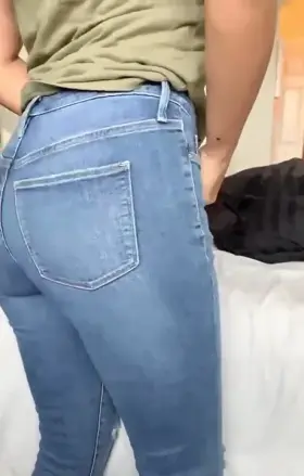 Oops I forgot to wear underwear 😇